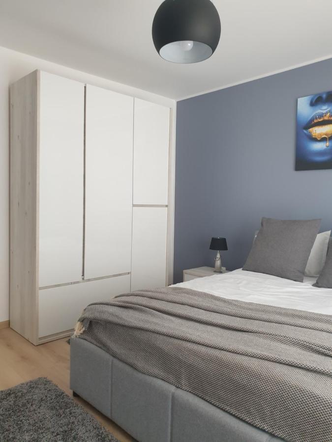 Qualis Apartament Brasov Exterior photo