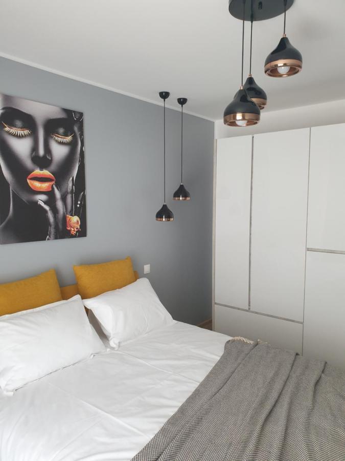 Qualis Apartament Brasov Exterior photo
