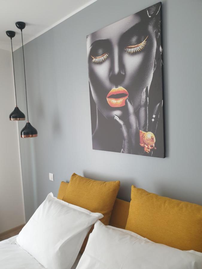 Qualis Apartament Brasov Exterior photo